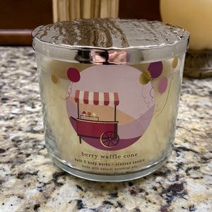Bath and Body Works Berry Waffle Cone 3 Wick Candle